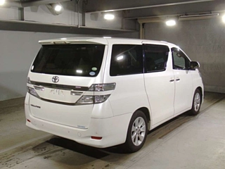 TOYOTA VELLFIRE 2013