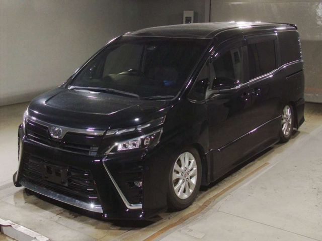 TOYOTA VOXY 2018