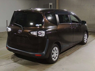 TOYOTA SIENTA 2017