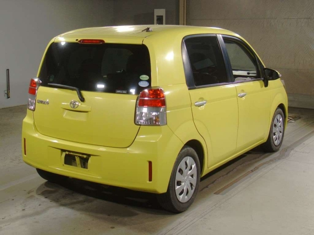 TOYOTA SPADE 2014