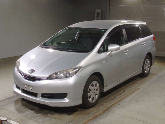 TOYOTA WISH 2011