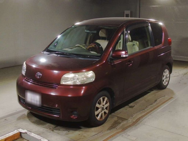 TOYOTA PORTE 2010