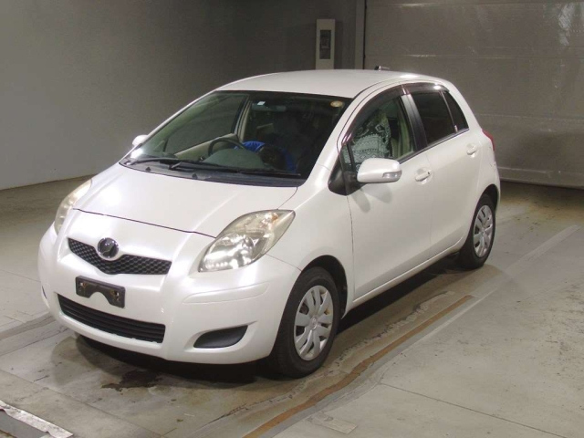 TOYOTA VITZ 2010