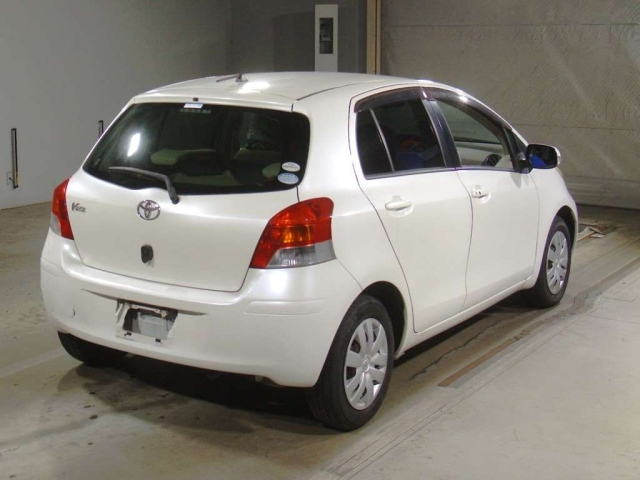 TOYOTA VITZ 2010