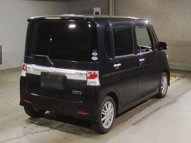 DAIHATSU TANTO 2010