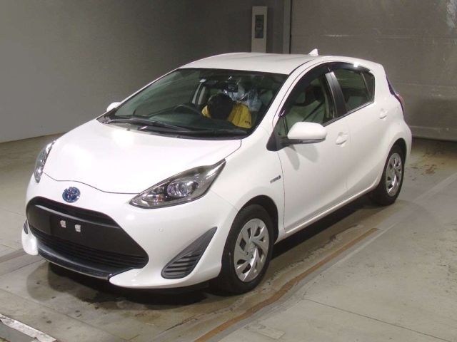 TOYOTA AQUA 2020