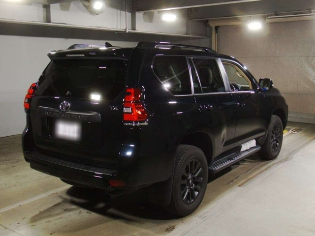 TOYOTA LAND CRUISER PRADO 2023
