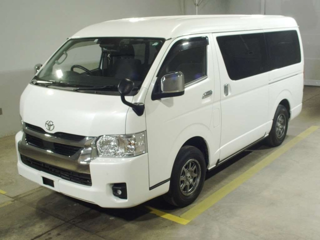 TOYOTA HIACE 2022