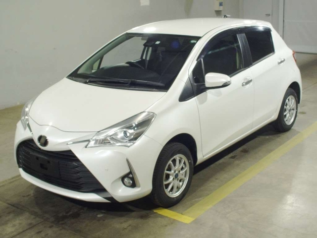 TOYOTA VITZ 2020
