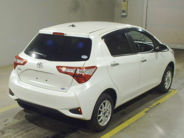 TOYOTA VITZ 2020