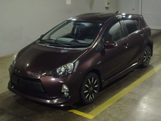 TOYOTA AQUA 2014