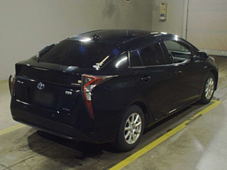 TOYOTA PRIUS 2017