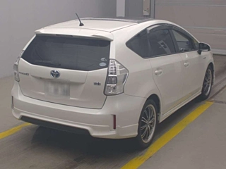 TOYOTA PRIUS ALPHA 2012