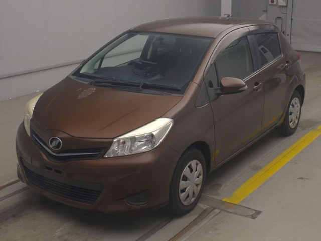 TOYOTA VITZ 2012