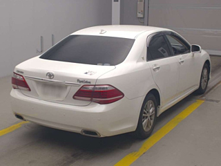 TOYOTA CROWN 2010