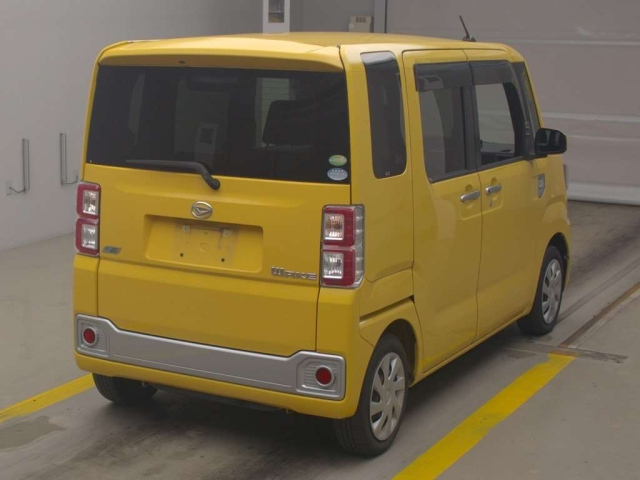 DAIHATSU WAKE 2015