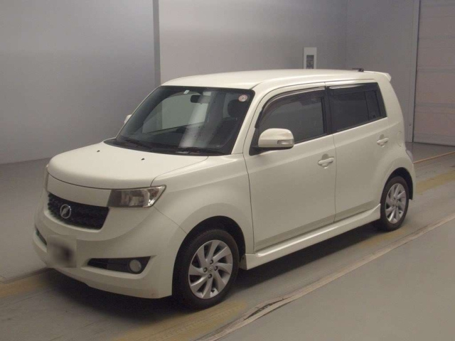 TOYOTA BB 2011