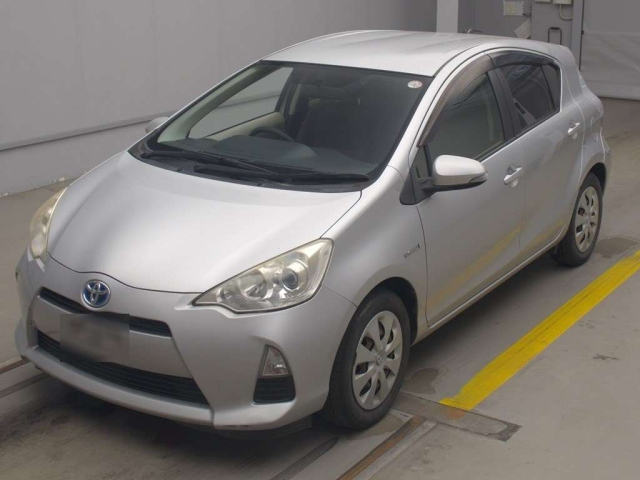 TOYOTA AQUA 2012