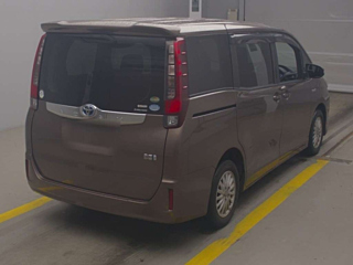 TOYOTA NOAH 2016