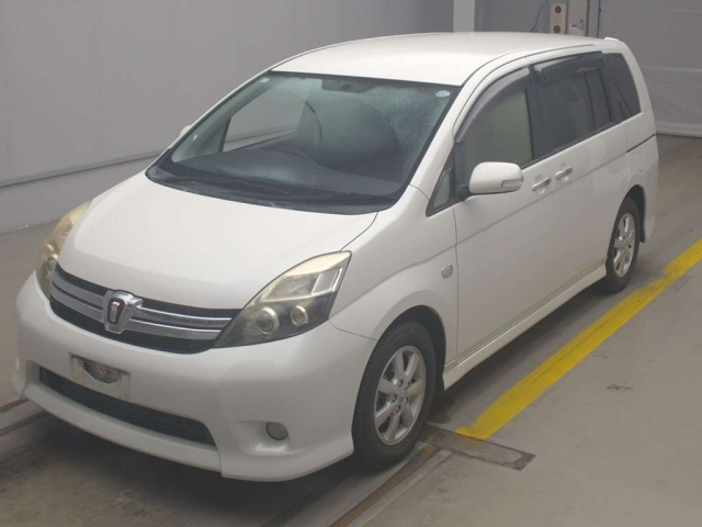 TOYOTA ISIS 2013