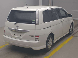 TOYOTA ISIS 2013