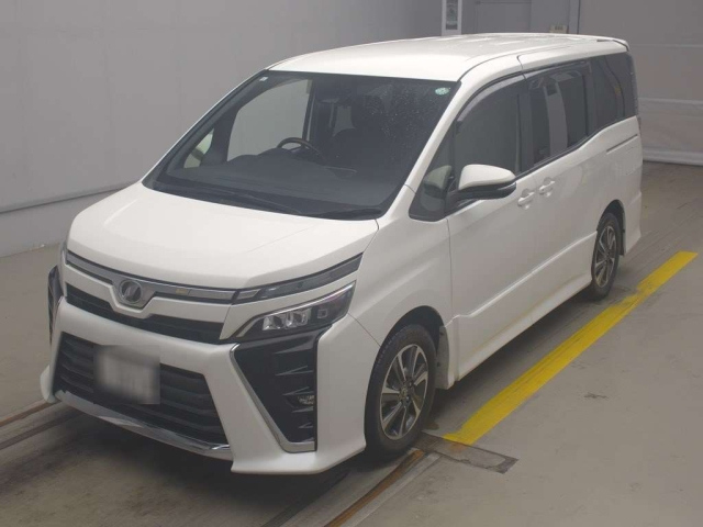 TOYOTA VOXY 2017
