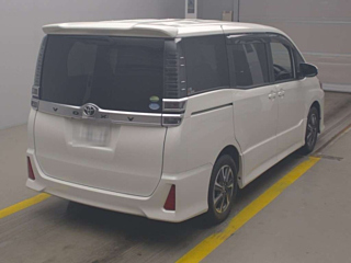 TOYOTA VOXY 2017