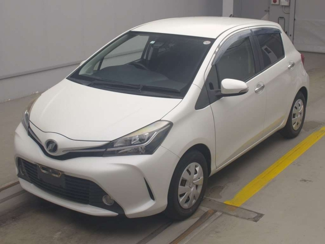 TOYOTA VITZ 2016