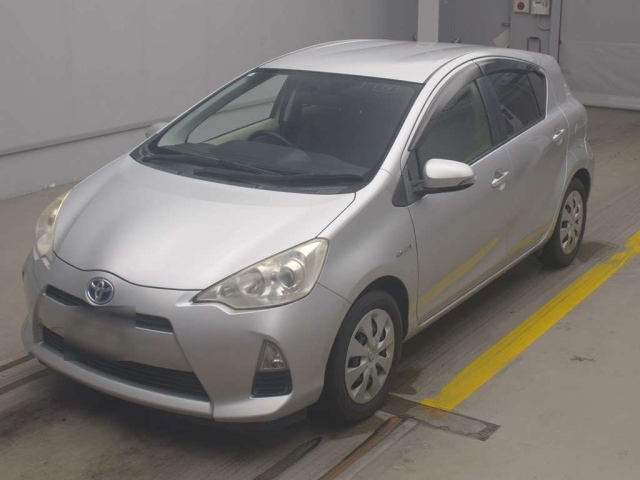 TOYOTA AQUA 2012