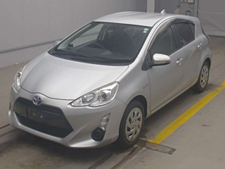 TOYOTA AQUA 2016