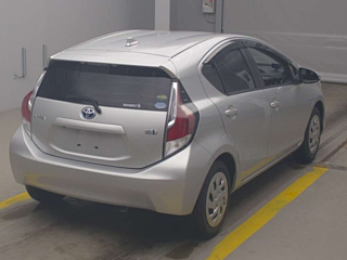 TOYOTA AQUA 2016