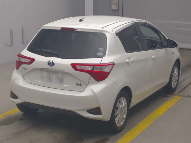 TOYOTA VITZ 2018