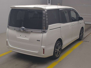TOYOTA VOXY 2014
