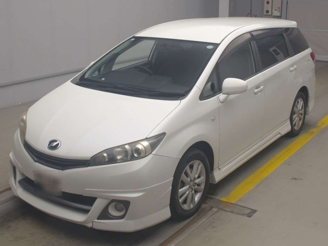 TOYOTA WISH 2011