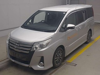TOYOTA NOAH 2014