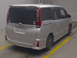 TOYOTA NOAH 2014