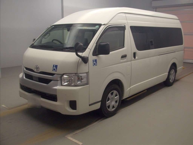 TOYOTA HIACE 2022