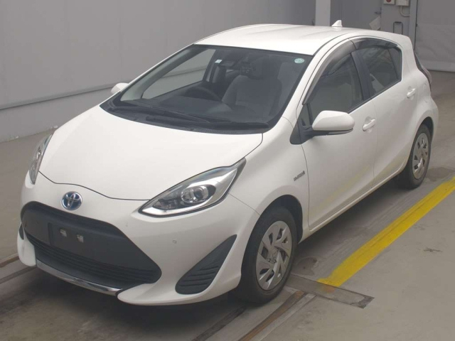 TOYOTA AQUA 2020
