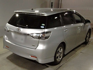 TOYOTA WISH 2016