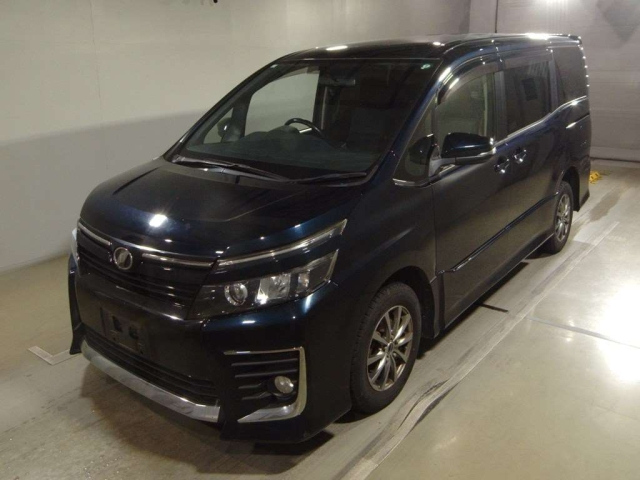 TOYOTA VOXY 2014
