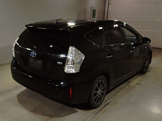 TOYOTA PRIUS ALPHA 2015