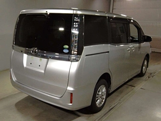 TOYOTA VOXY 2014