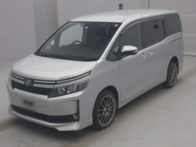 TOYOTA VOXY 2014