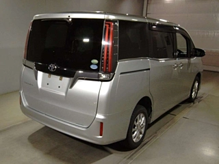 TOYOTA ESQUIRE 2018