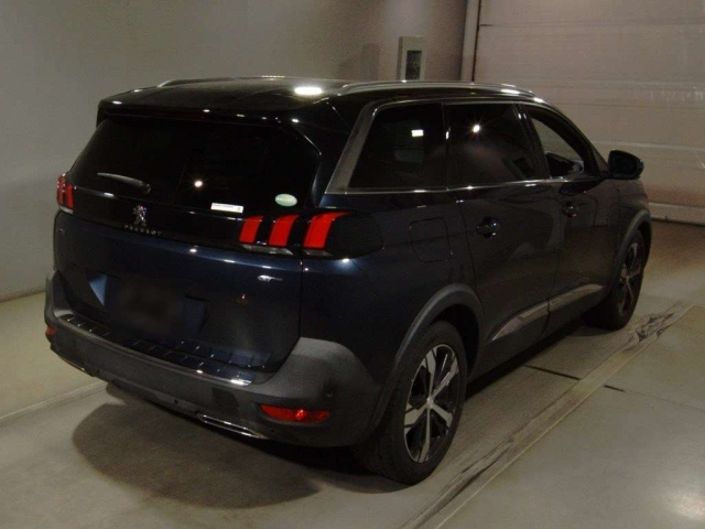 PEUGEOT 5008 2018