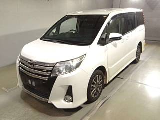 TOYOTA NOAH 2014