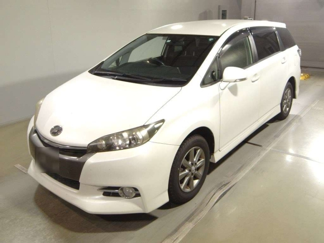 TOYOTA WISH 2014