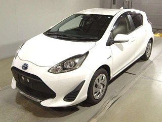 TOYOTA AQUA 2020