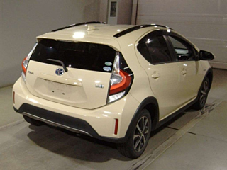 TOYOTA AQUA 2017