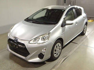 TOYOTA AQUA 2016